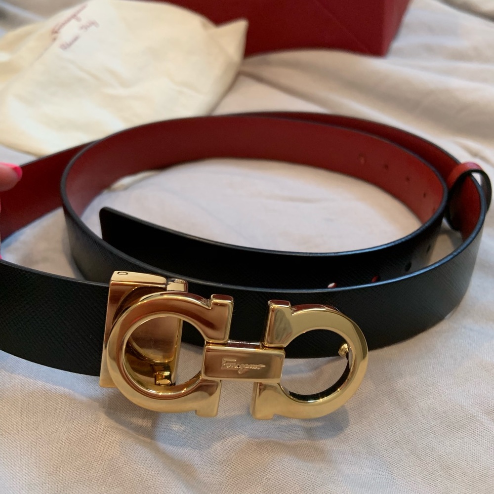 Salvatore Ferragamo, Gancini reversible belt